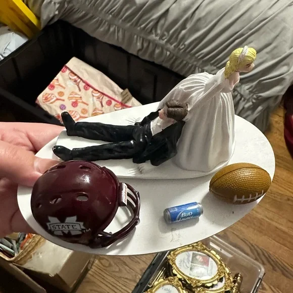 Mississippi State Wedding Cake Topper - Picture 5 of 7